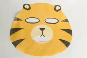 Facial mask made of non-woven fabric